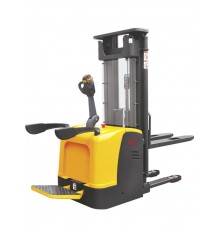 Штабелер самоходный 1,5 т 4,5 м XILIN CDDK15-III Li-ion 24/225 В/Ач (с платформой)
