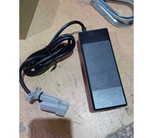 Зарядное устройство для тележек PPT15-2 24V/4А (Charger)
Зарядное устройство для тележек PPT15-2 24V/4А (Charger)