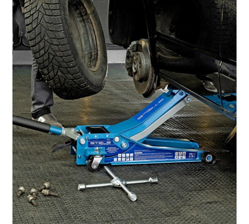 Домкрат гидравлический подкатной 3 т, быстрый подъем, Low profile quick lift, 75-505 мм, профессиональный STELS
Домкрат гидравлический подкатной 3 т, быстрый подъем, Low profile quick lift, 75-505 мм, профессиональный STELS